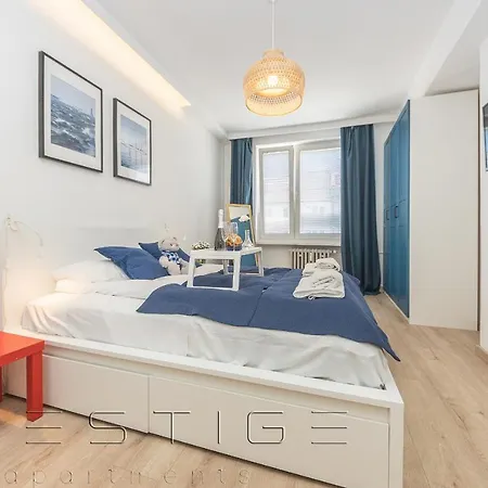 Apartament Loftowy Swietojanska Apartment